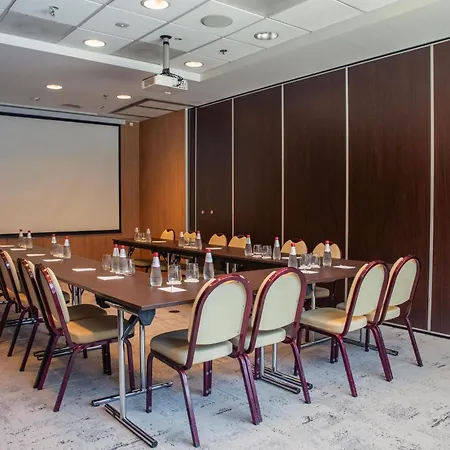 Отель Park By Radisson Meriton Conference & 4*